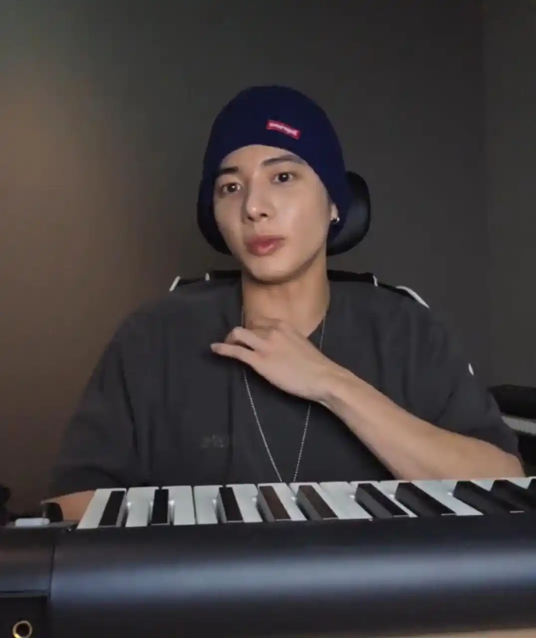 Image from TUBATUS NOTICIAS | TXT CB JULIO !!: [🎥] *TAEHYUN LIVE*🐱🐿️ > 11.06.25 -ˋˏ┈┈┈┈┈┈┈┈┈┈┈┈┈┈┈┈┈┈┈┈┈┈┈┈┈┈  🐿️...