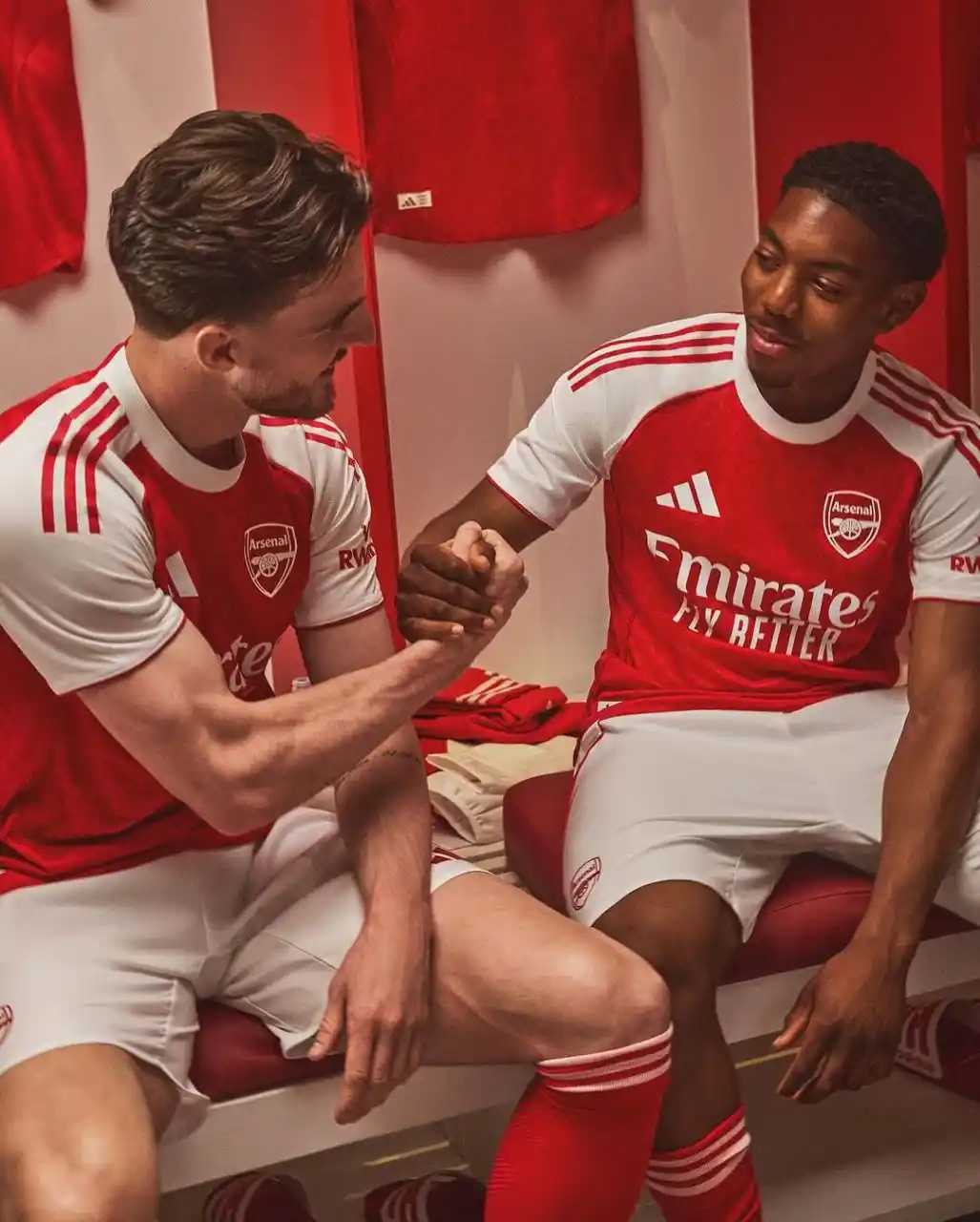Image from Diário de torcedor: Arsenal anunciou seu novo uniforme para a temporada. Aprovado?...