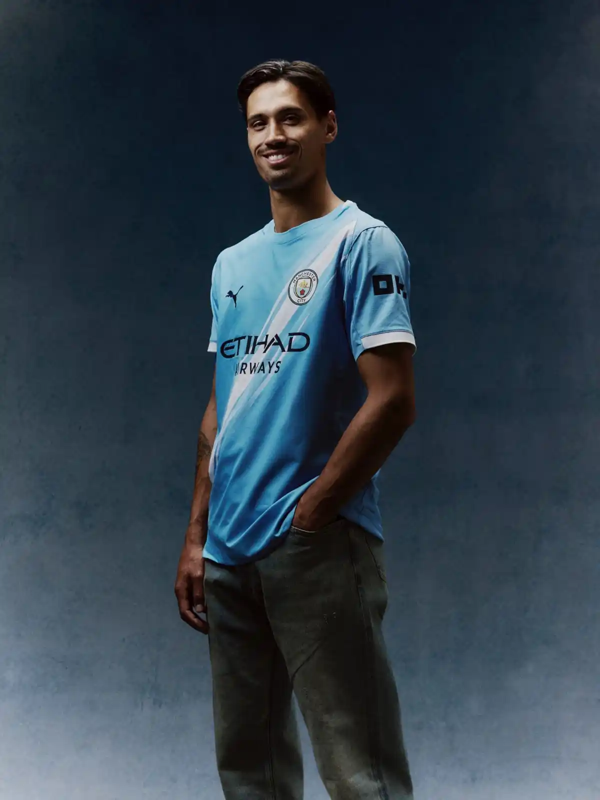 Image from Man City Português : Assista à primeira entrevista do Tijjani no City! 🩵⤵️ https://pt.man...