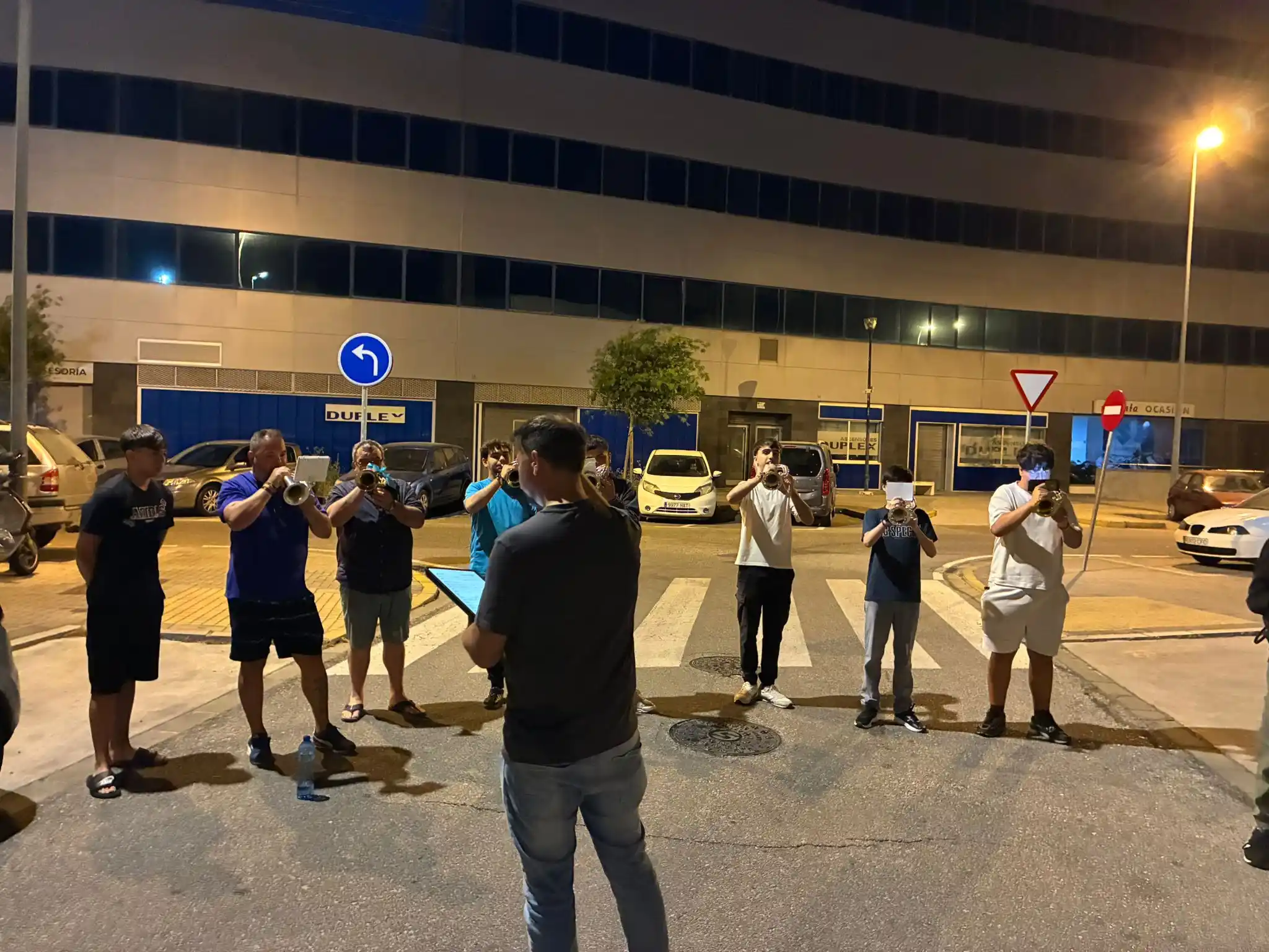 Image from Banda de Cornetas y Tambores Esencia: Comenzamos la semana de ensayos matizando algunas marchas que sonarán ...