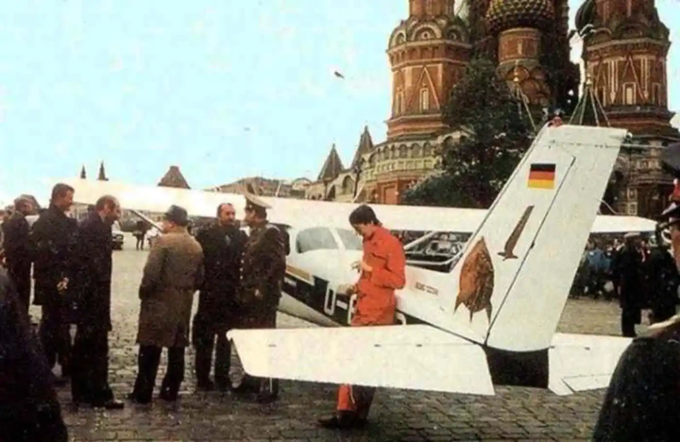 Image from antrophistoria: 🗓️ Efeméride: 28 de mayo de 1987. 🌍 Un joven llamado Mathias Rust d...