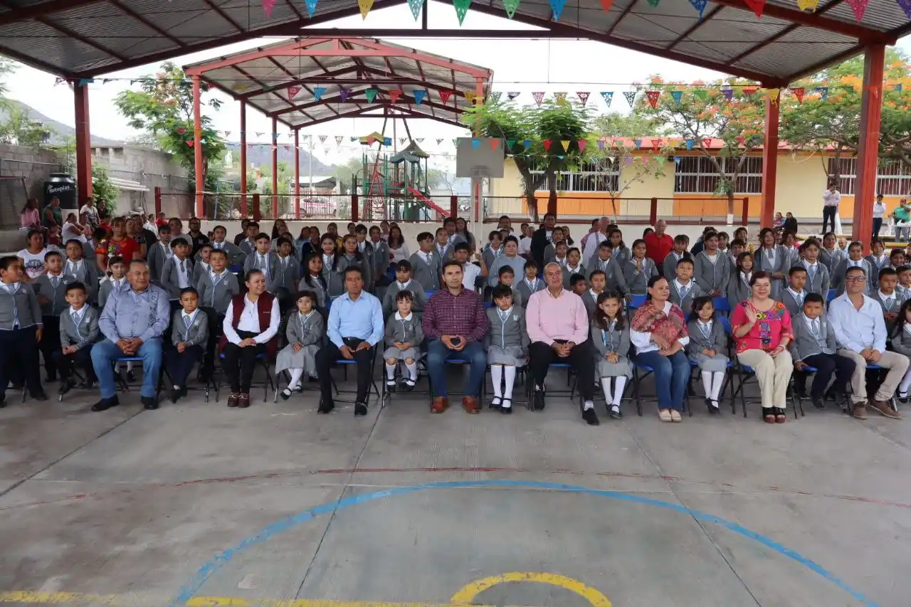 Image from SEPHidalgo: El secretario Naty Castrejón visitó la primaria “José Lugo Guerrero” p...