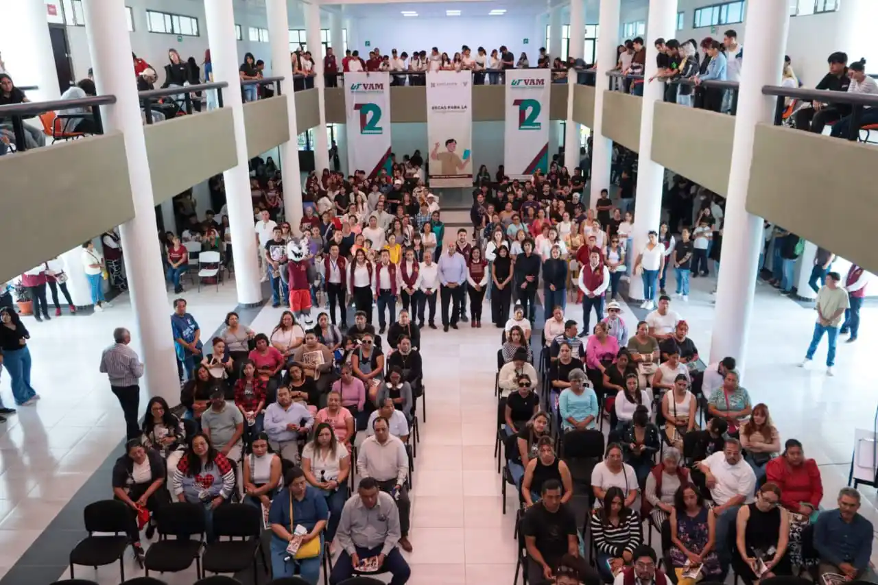 Image from SEPHidalgo: En la UTVAM el secretario Naty Castrejón inauguró el nuevo laboratorio...