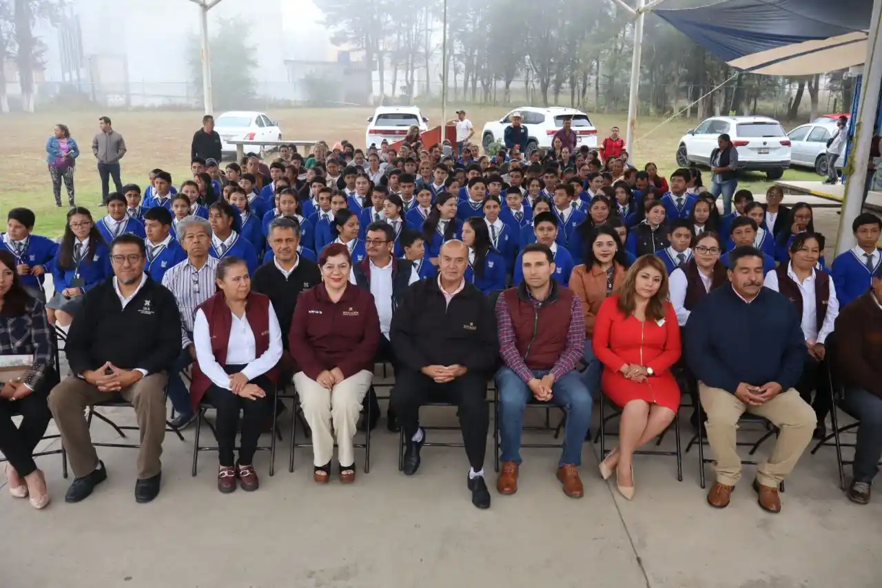 Image from SEPHidalgo: En San Agustín Metzquititlán, el secretario Naty Castrejón, encabezó u...