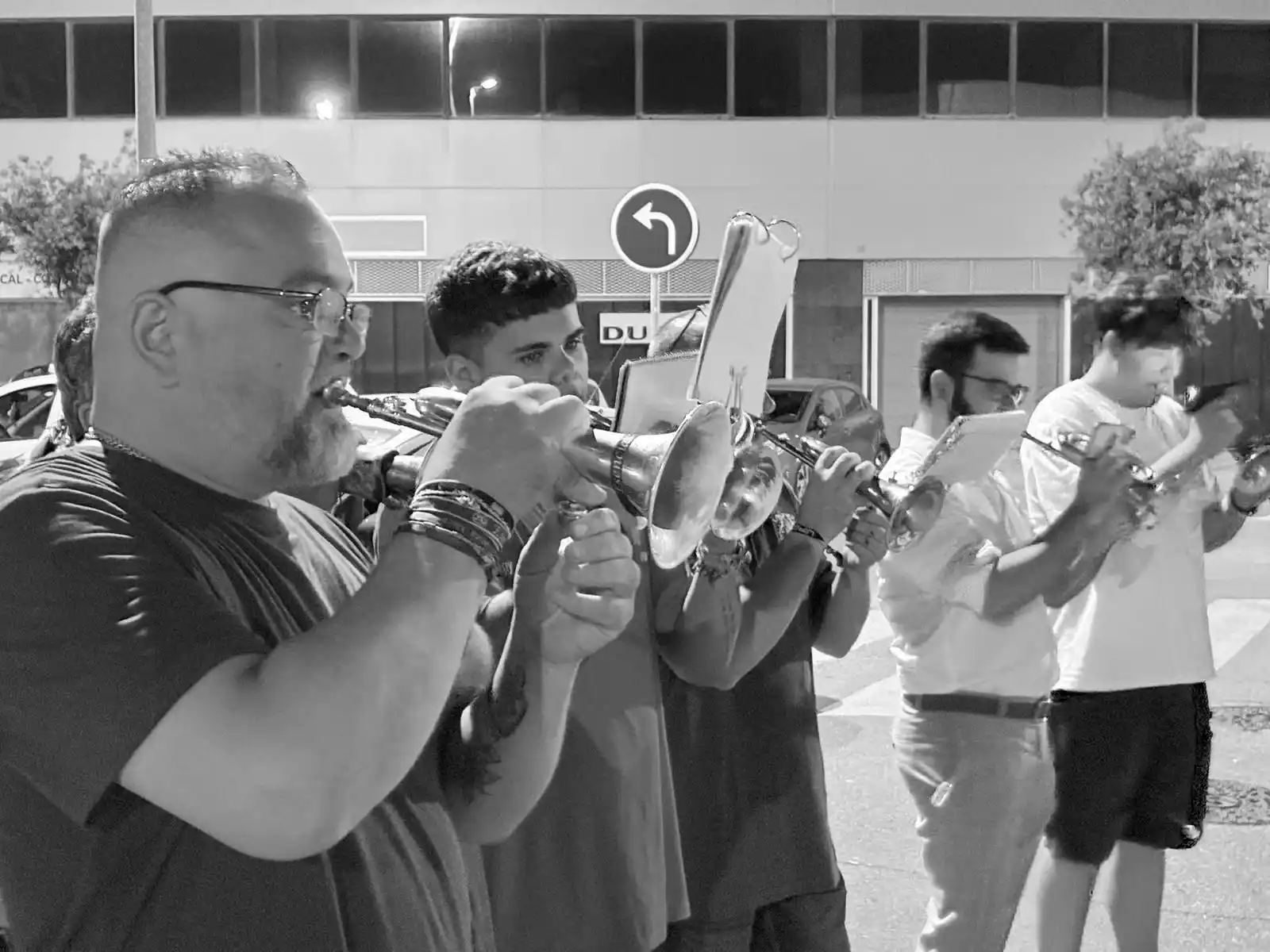 Image from Banda de Cornetas y Tambores Esencia: Ensayo de fondo para encarar nuestra última actuación del curso. <a c...