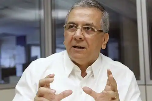 Image from Canal Informativo: Está _pasando:_ 🚔🚨 Detienen al exministro *Rodrigo Cabezas* este 12 ...