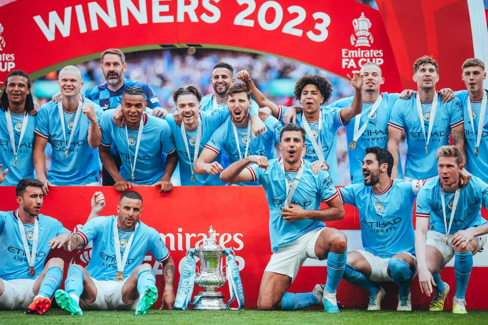 Image from Man City Português : 🔙 Há 2️⃣ anos, éramos campeões da Copa da Inglaterra no Dérbi de Manc...