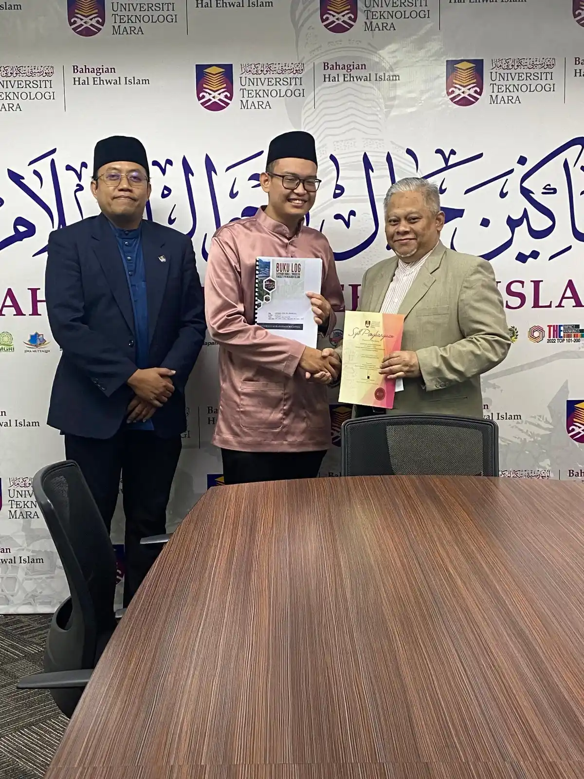 Image from Masjid Al-Wathiqu Billah Tuanku Mizan Zainal Abidin UiTM Shah Alam: [ <a class="text-blue-500 hover:underline cursor-pointer" href="/hasht...