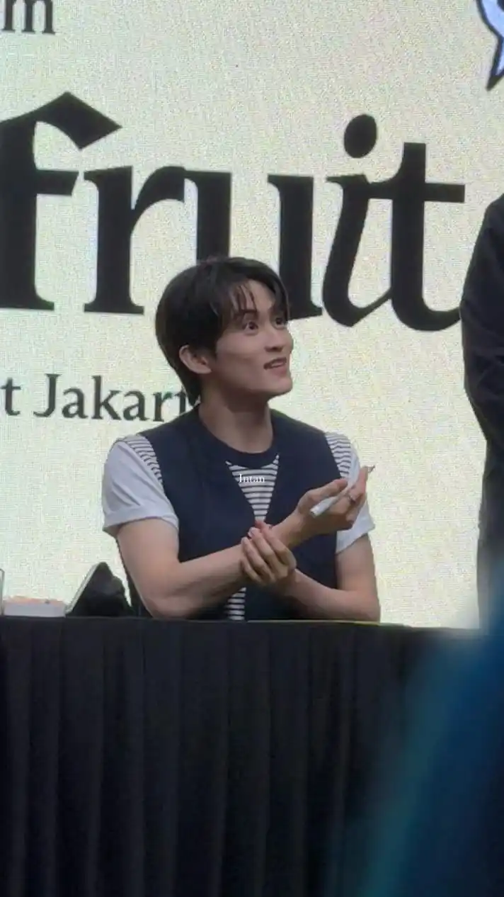 Image from ๐ป๐ฐ๐ ๐ฑ๐ฟ๐ฒ๐ฎ๐บ๐ถ๐ฒ๐ ๐๐พ๐๐ฎ๐ฑ ๐๐ฝ๐ฑ๐ฎ๐๐ฒ: Preview MARK at THE FIRST FRUIT Fansign in Jakarta > ยฉOnpict & Ontwit...