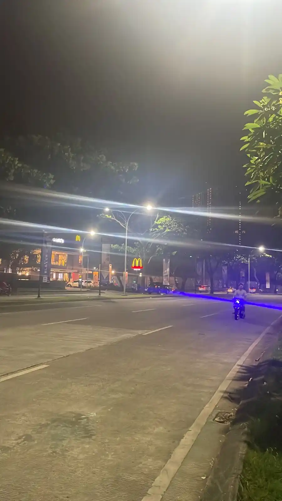 Image from 🦖🦖🦖: Sebenarnya dari sini deket lewat pintu belakang tapi tutup jd lewat pi...