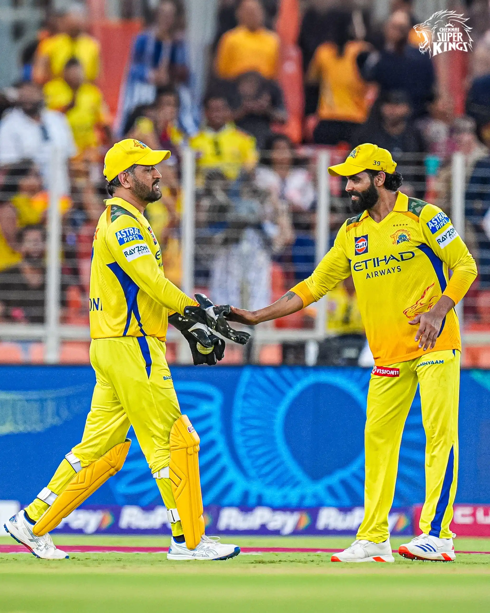 Image from Chennai Super Kings: Thala X Thalapathy 7️⃣🤝8️⃣ Till the end of the line! ♾️💛  <a class="...