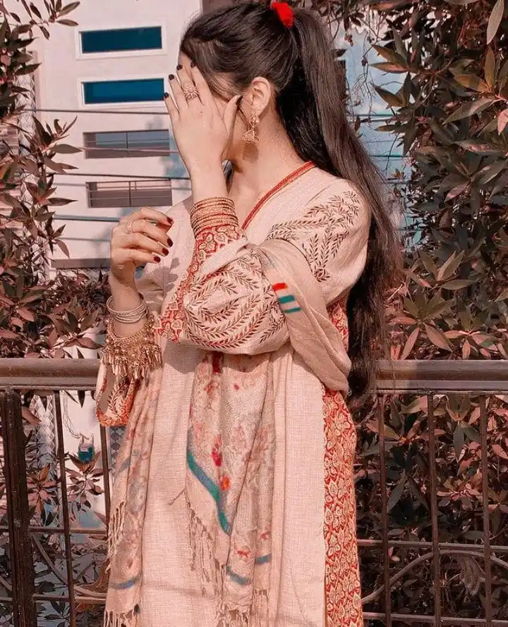 Image from کیوٹ انجینئر ٹویٹ 🧾✨🌺: *تیرے وفا کے تقاضے بدل گئے جاناں* `ورنــــا......` *مجھے تجھ سے عزیز ...