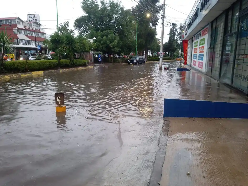 Image from LSR Hidalgo: ⚠️🌧️ *¡Atención! Se reportan encharcamientos en las calles Benito Juá...