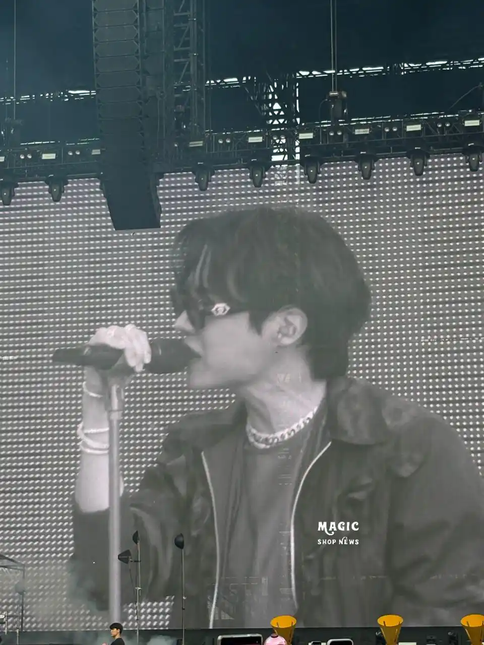 Image from Magic Shop News ⟭⟬⁷ 🪄💜 BTS: *❤️🔥 DISCURSO INICIAL DE JHOPE EM SEU ÚLTIMO SHOW DA TOUR HOTS* 🐿️...