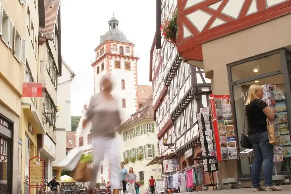 Image from Rhein-Neckar-Zeitung www.rnz.de: 🛍️ *Einkaufsstadt Mosbach*: Brand des Neckar-Odenwald-Zentrums wirkt ...