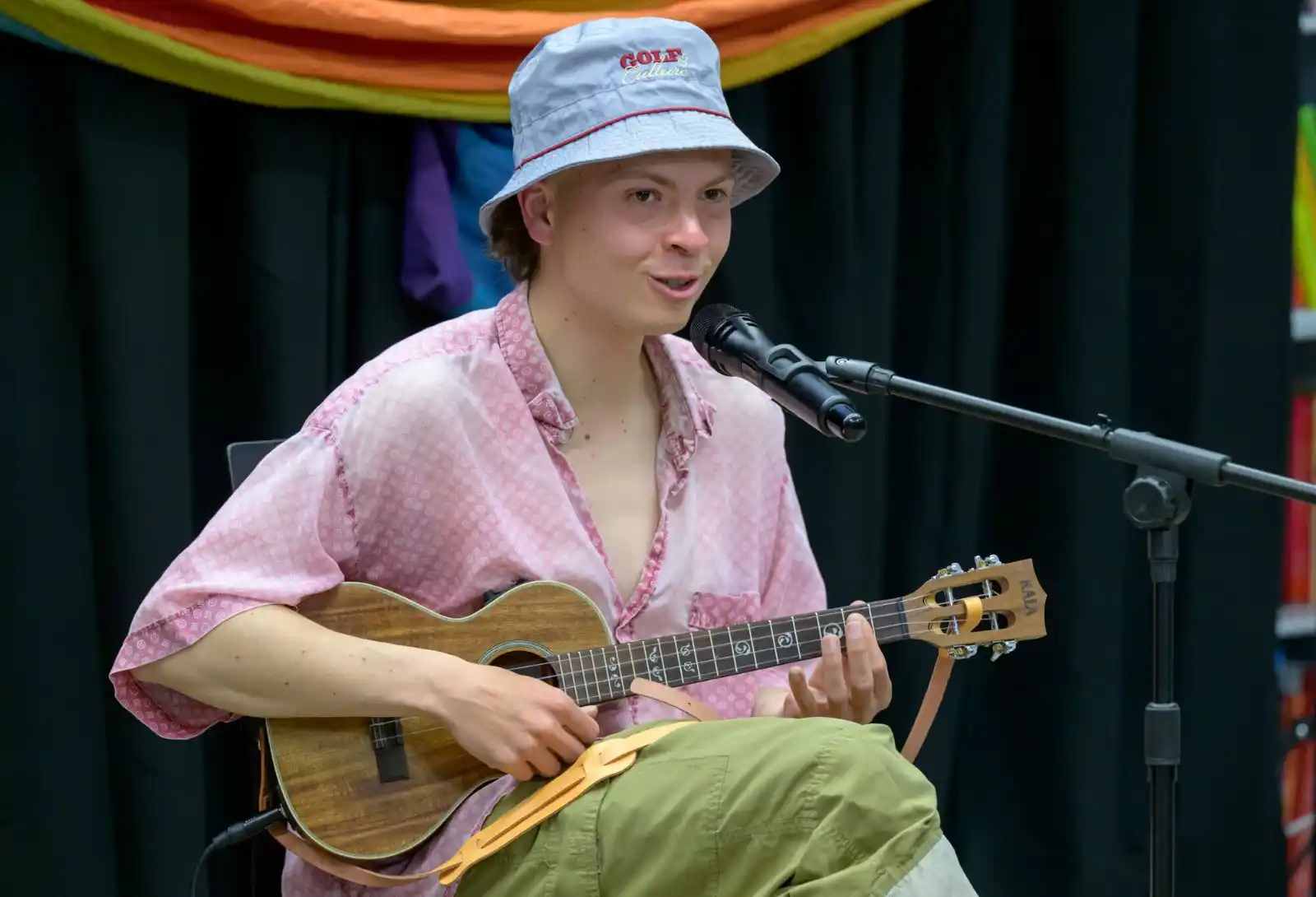 Image from Rhein-Neckar-Zeitung www.rnz.de: 🚲🎤 *Mit Hängematte, Fahrrad und Ukulele*: Von Amsterdam nach Freibur...