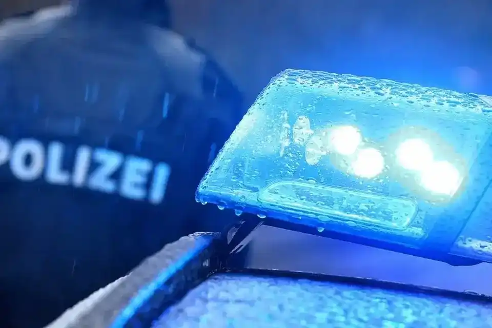 Image from Rhein-Neckar-Zeitung www.rnz.de: 🔫 *Schuss mit Tierabwehrwaffe*: In Leimen verletzte ein Mann fünf Per...