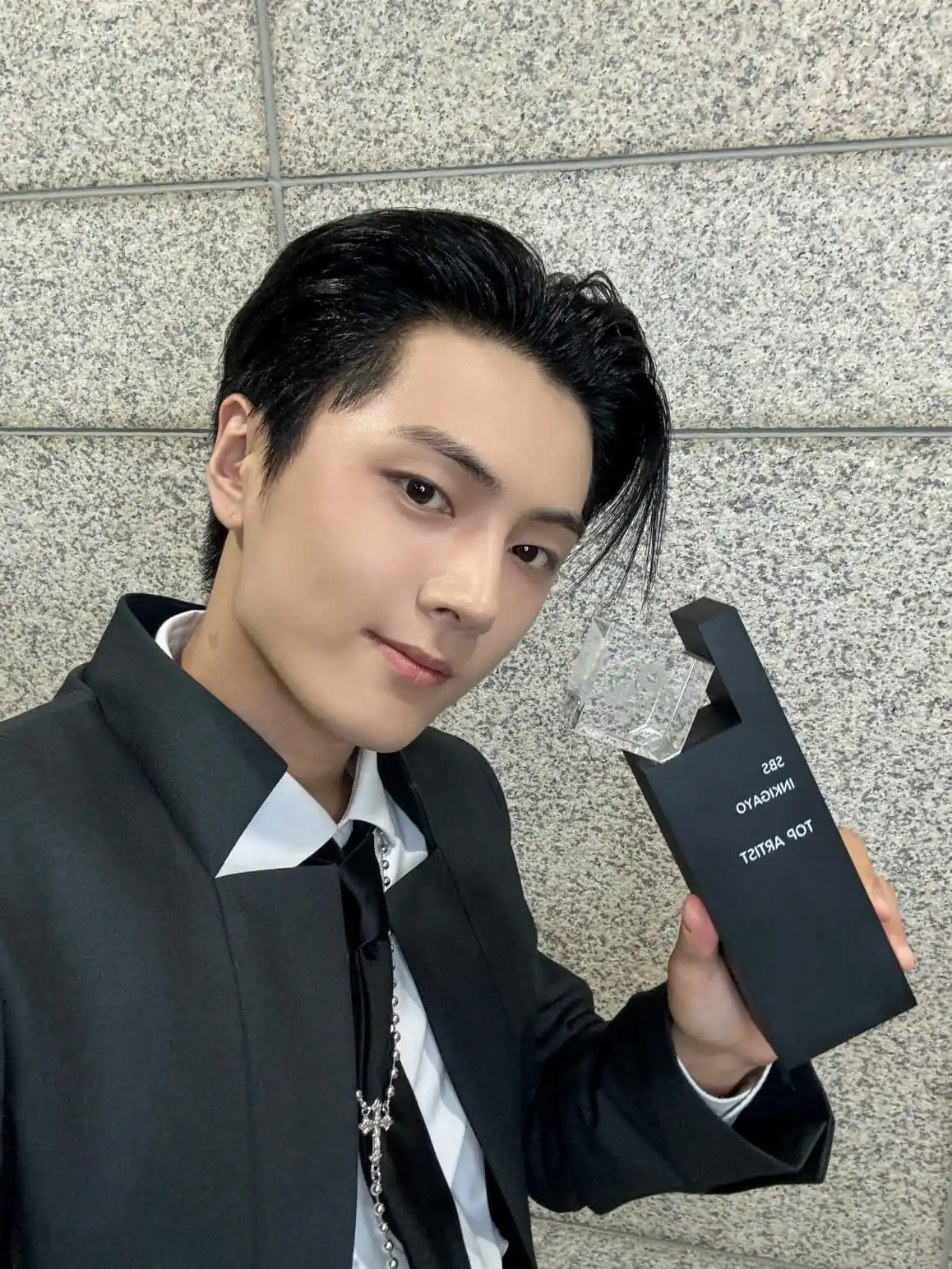 Image from E𝗻ֺ𝗵ִ𝘆𝗽֟፝𝝴ִ𝗻ֺ U𝗽֟፝𝗱ֵ𝝰𝘁𝝴ִ: *⋆｡‧˚ʚ[  JAY WEVERSE UPDATE ]ɞ˚‧｡⋆*  *˚ʚ🦅 :* Berkat engene kami, kegi...