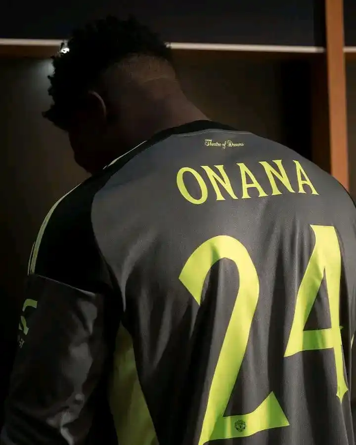 Image from MUFC INDONESIA🇮🇩🇲🇨: • Belum ada tawaran resmi yang masuk untuk Andre Onana • Andre Onana s...