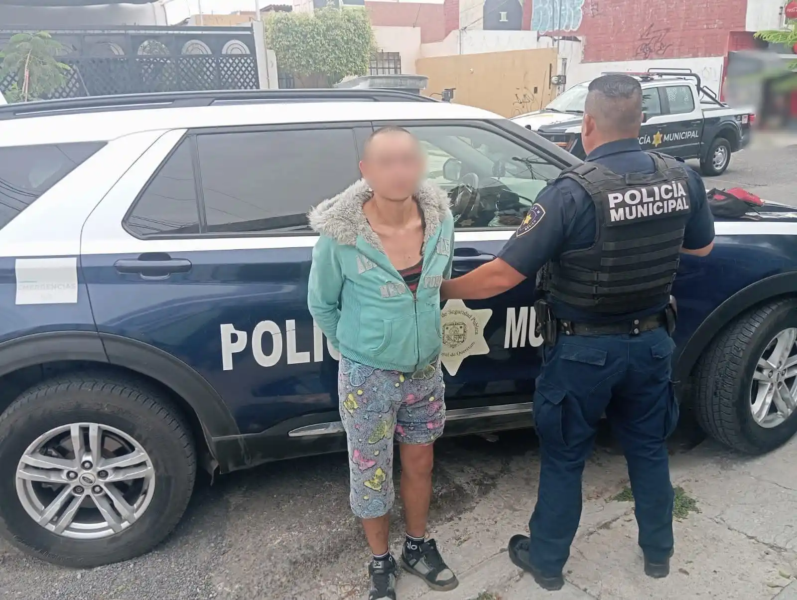 Image from Radar News Querétaro : 🚘⚠️🚨DETIENEN A "El GÜERO" INTENTABA ABRIR CARROS ESTACIONADOS EN VIL...