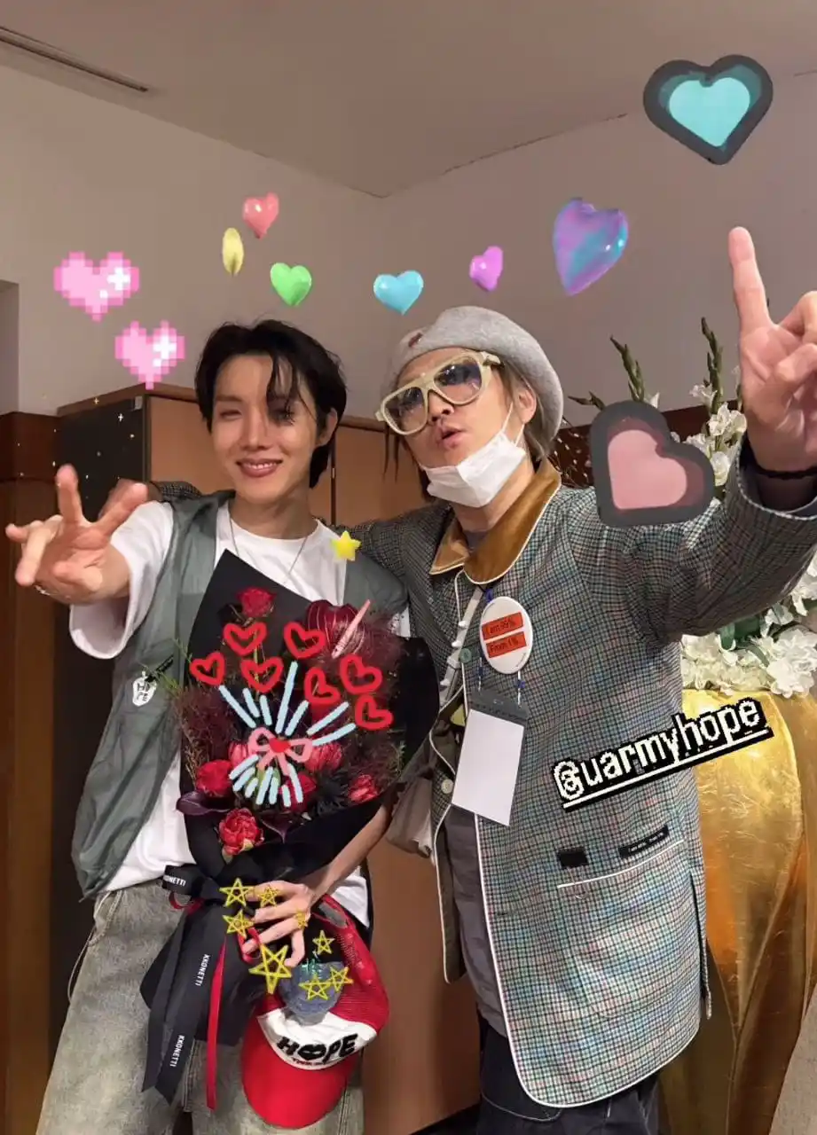 Image from BV 🇻🇪 - [INFO de BTS]📰💜: *✨✨El diseñador Bajowoo compartió fotos/videos con j-hope a través de ...