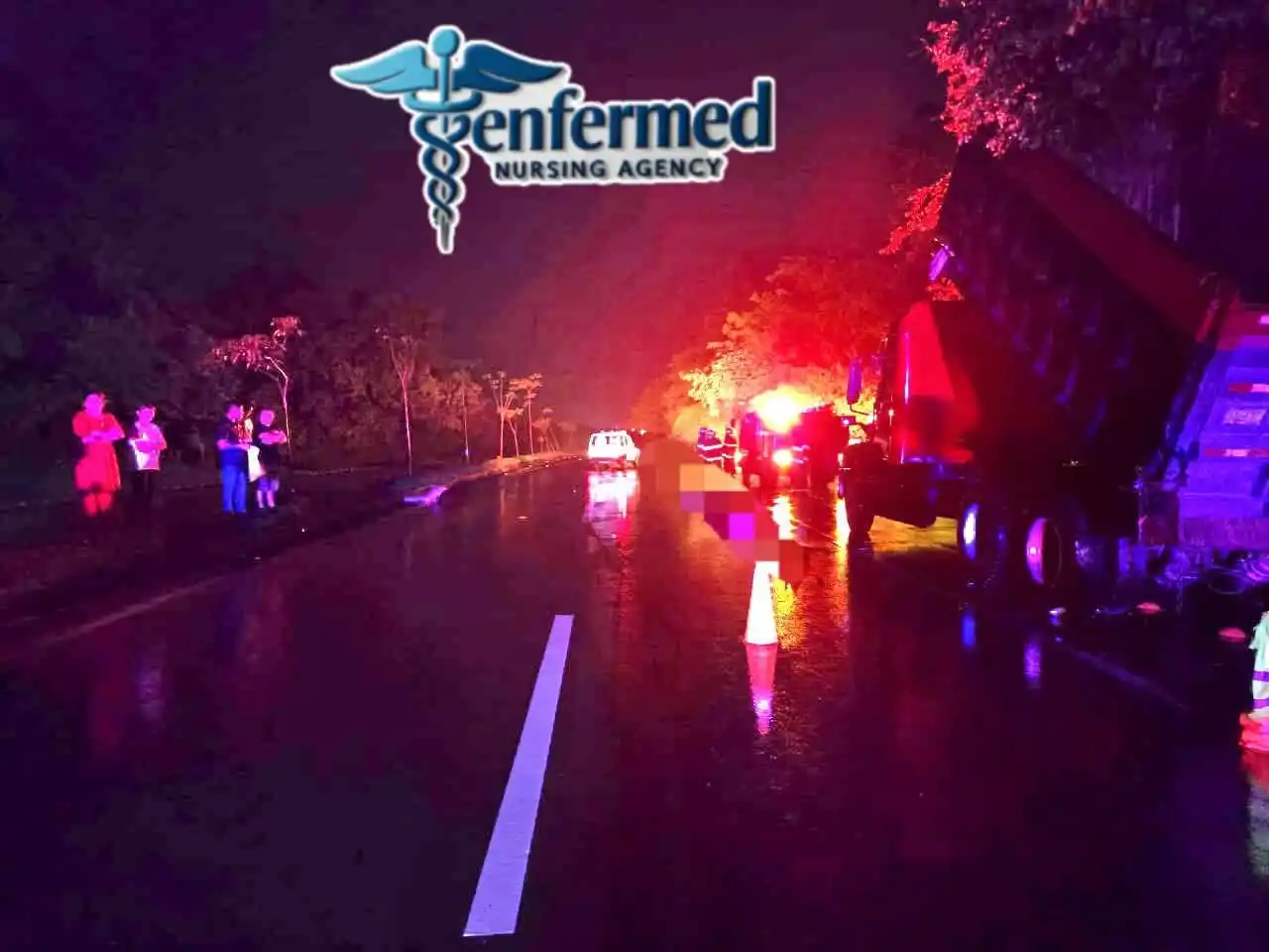 Image from ENFERMED Y Emergencias SV: Esta madrugada hemos sido alertado sobre un accidente de tránsito sobr...