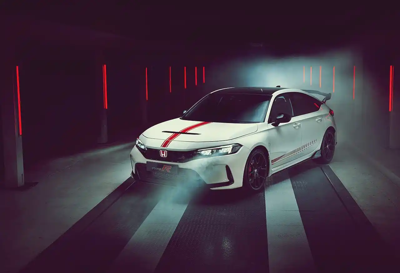 Image from MotaAuto.com: Honda Civic Type R 'Ultimate Edition' for European market farewell Ho...