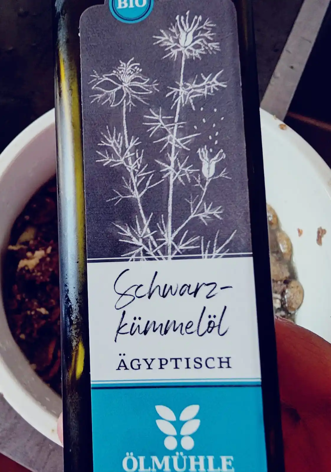 Image from Hundeschule Bochum bellt: Ich mache immer ein paar Tropfen schwarzkümmelöl ins Futter der Hunde ...