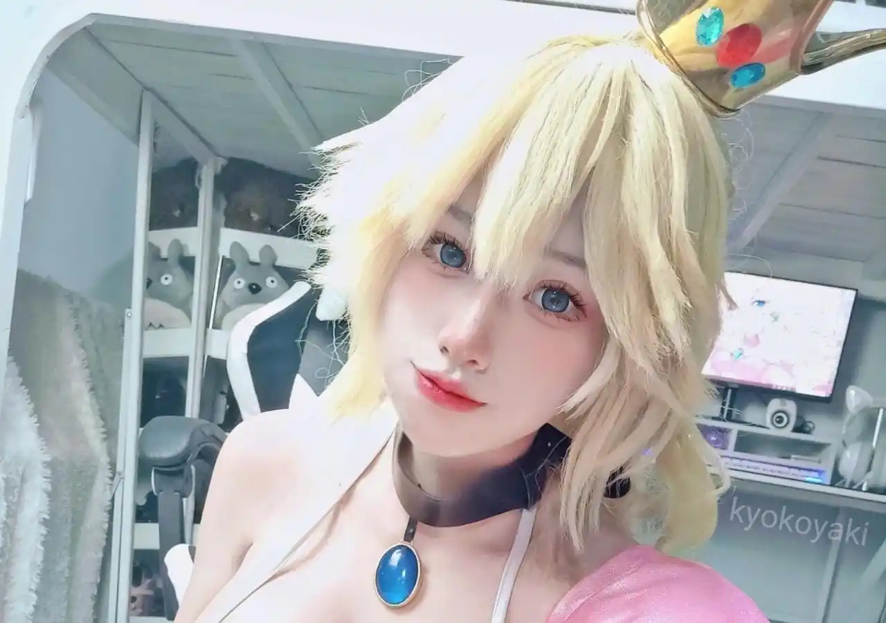 Image from Gudang Cosplay: Kyokoyaki cosplay Princess Peach – Super Mario Size: 201MB Link: https...