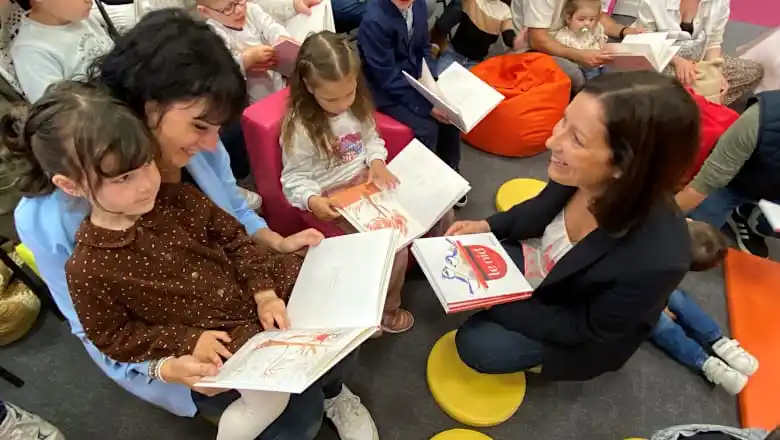 Image from Angers Villactu: *Les enfants nés en 2025 vont recevoir un livre offert par le Départem...