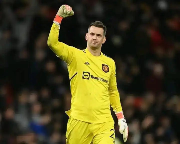 Image from MUFC INDONESIA🇮🇩🇲🇨: Manchester United menyetujui kontrak baru untuk kiper ketiga Tom Heato...