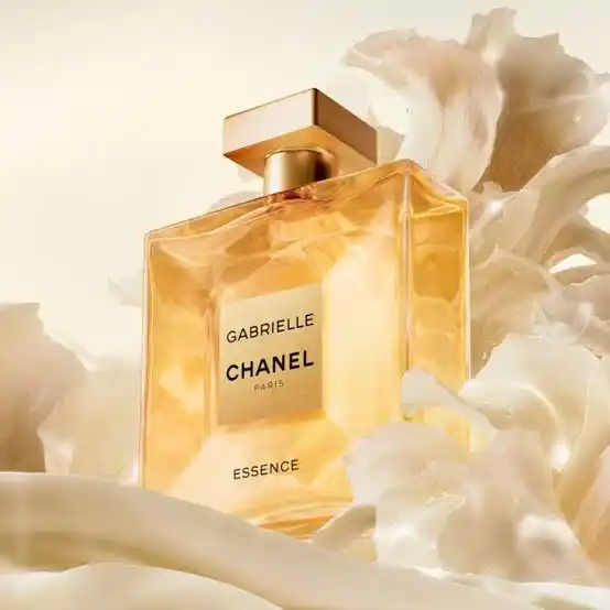 Image from PerfumeAddicts: PerfumeAddicts Exclusive Deal: THE MOST RADIANT AND ELEGANT MODERN ED...
