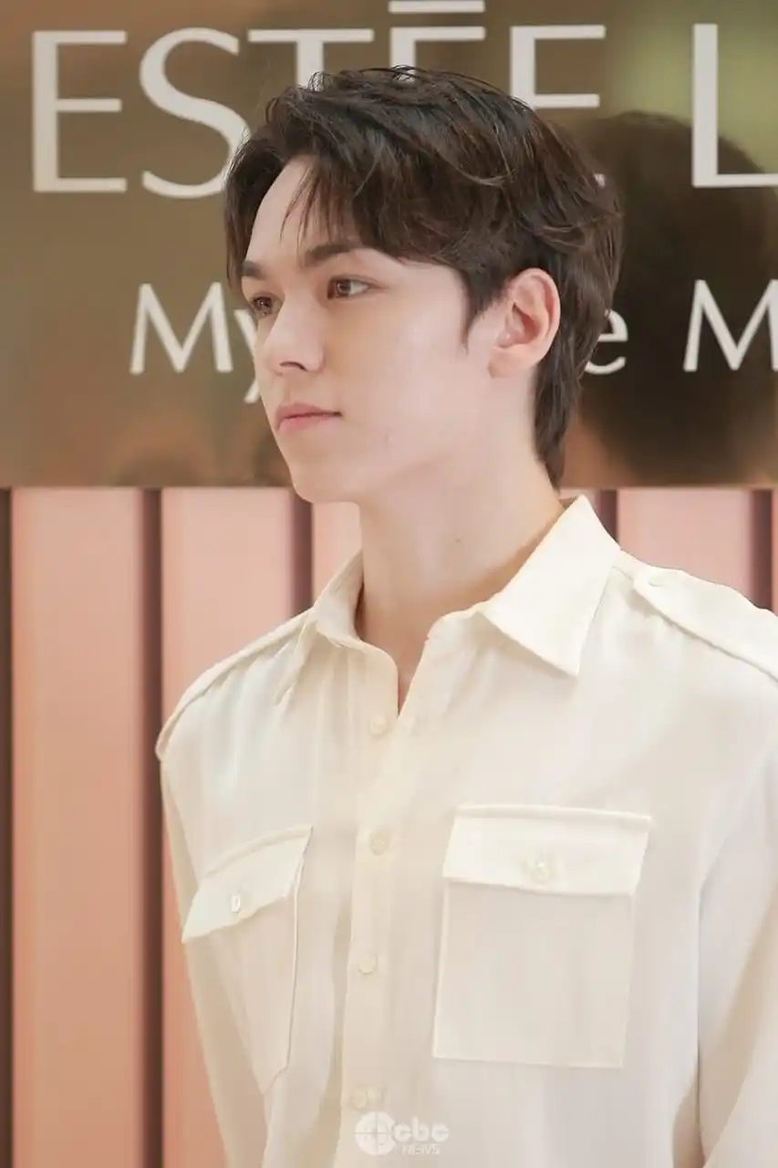 Image from โ๐ ๐๐๐ ๐ฎ๐ฉ๐๐๐ญ๐ (๐๐ก๐จ๐ญ๐๐๐ซ๐ฌ) โแฐ.แ: *โธ๐๐๐๐๐๐๐๐๐'๐ฌ ๐๐๐
๐โธ* ยป SEVENTEEN's VERNON participated ...