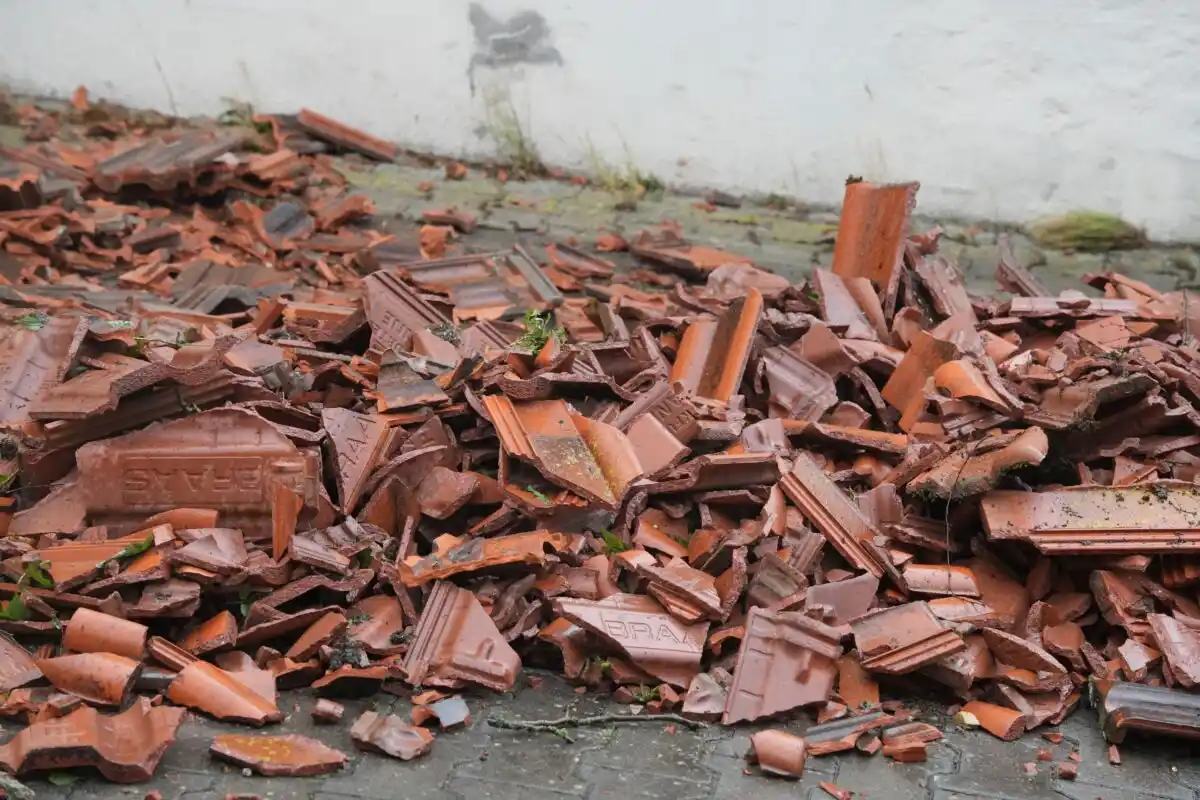 Image from OberpfalzECHO: *Starker Wind zieht durch Süß: Vermuteter Tornado richtet schwere Schä...