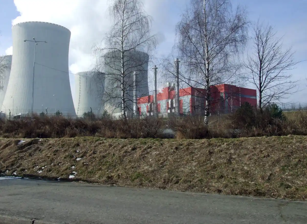 Image from OberpfalzECHO: *Tschechien plant neues Atomkraftwerk – Grüne sprechen von “Wahnsinn”*...