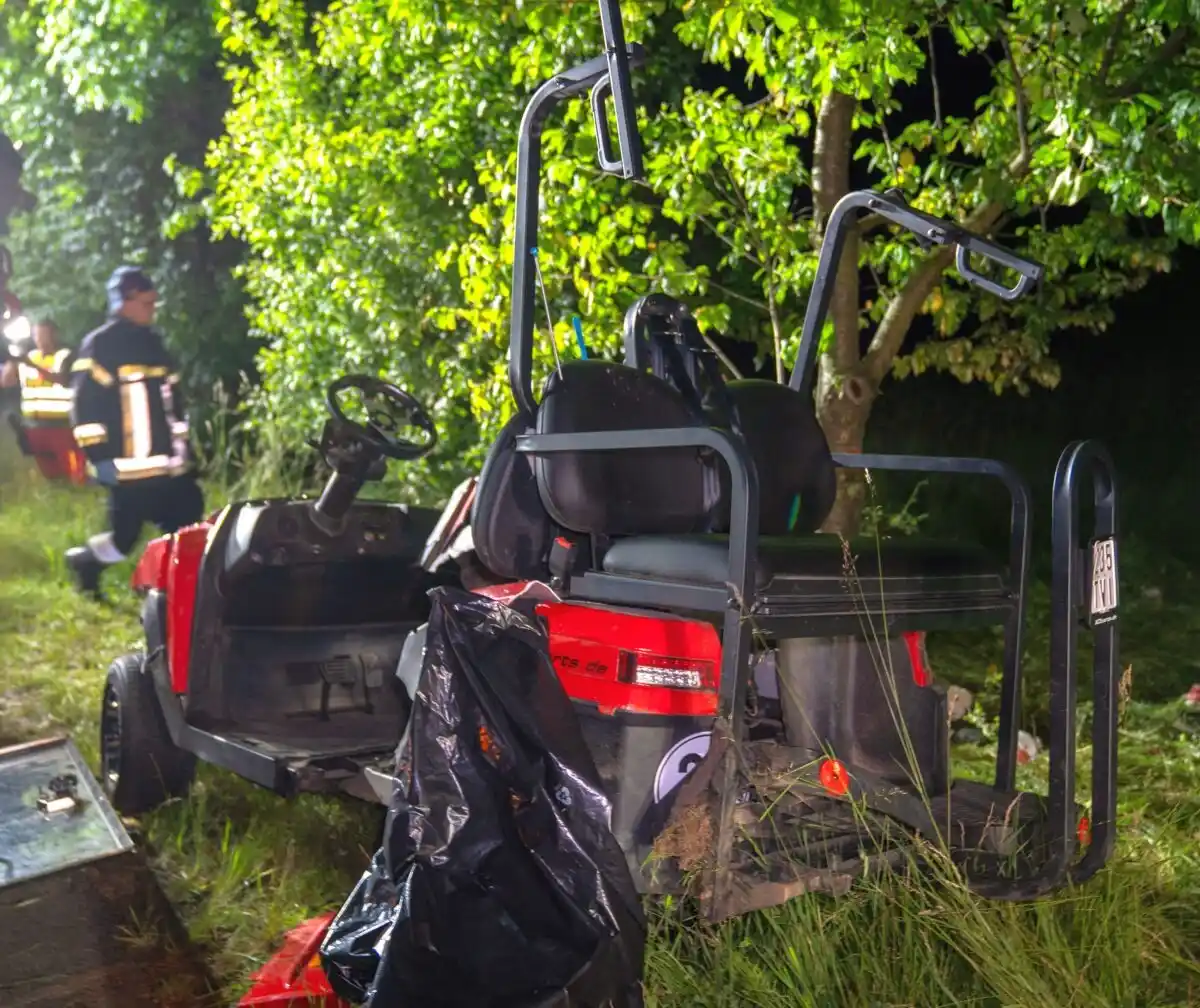 Image from OberpfalzECHO: *Zwei Jugendliche sterben bei nächtlicher Fahrt mit Golfcart im Landkr...