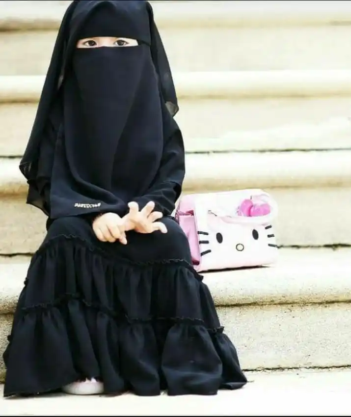 Image from ازدواجی زندگی سوشل میڈیا: *عنوان:* عصری پردہ اور بگڑتی تہذیب کا دردِ دل *نظم:* بچپن میں جو ...