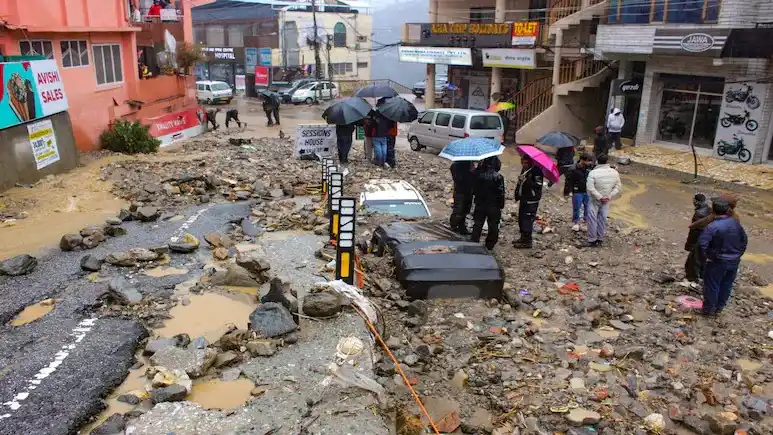 Image from NDTV India: आपदा से जंग: हिमाचल के लिए 2006 करोड़, केंद्र ने दी राहत योजना को हरी ...