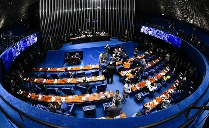 Image from Jornal Extra Alagoas: *Adiada para próxima semana votação do PL que aumenta número de deputa...