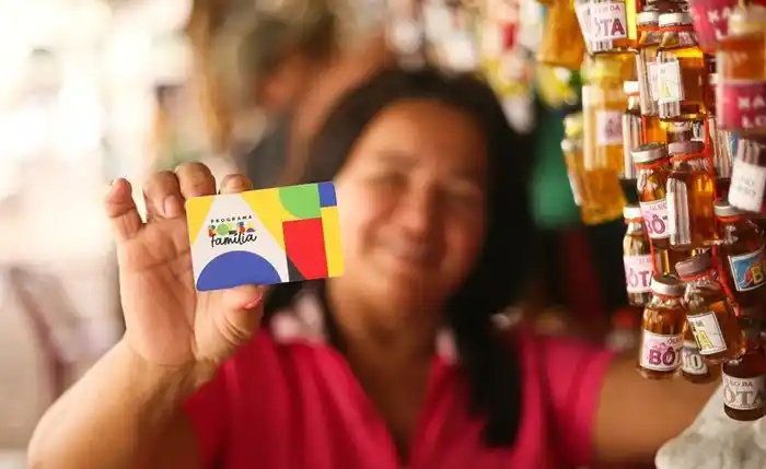 Image from Jornal Extra Alagoas: *Alagoanos em municípios com desastres recebem o Bolsa Família integra...