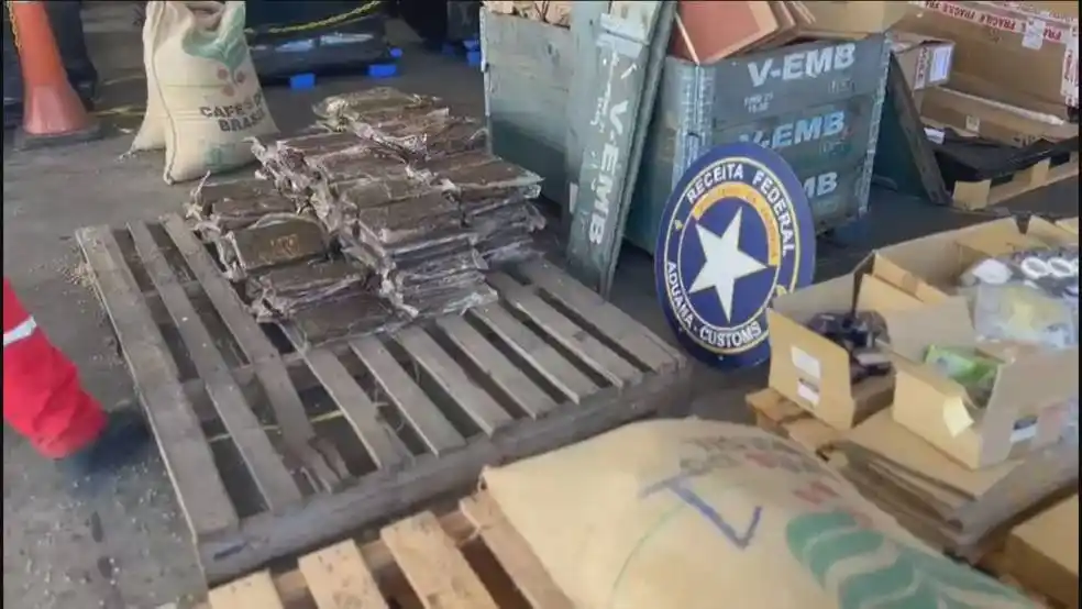 Image from ❇️REALIDADE 021☑️: ATENÇÃO: Nesta sexta, a Polícia Federal apreendeu mais de uma tonelada...