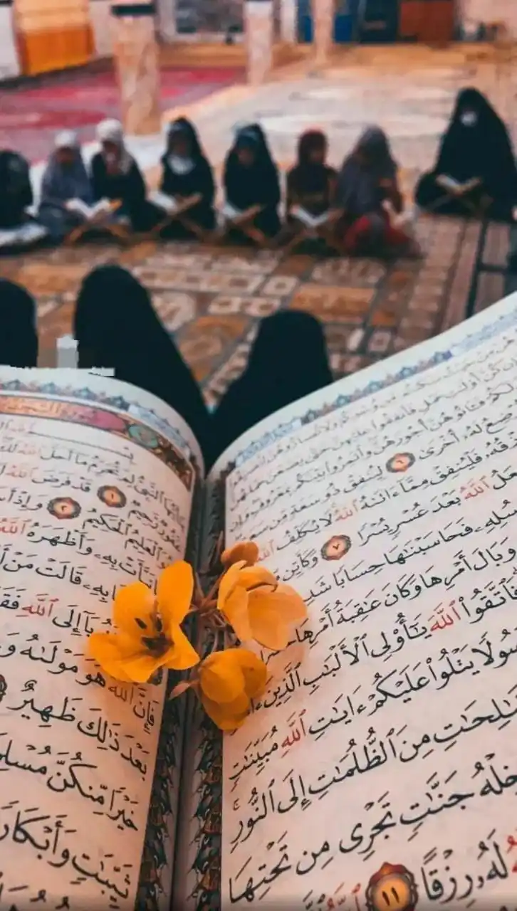 Image from هــذه تــذڪــࢪة ᥀ قرآن ، أذكار ، أحاديث ، أحكام ،أدعية ،أقتباسات دينية ، islam 🤍: *إذا ضاقت بِكَ الدُنــيا فلا تقُل*؛ *همومٌ حاصرت قلبي حُزنٌ تجـلّى* *...