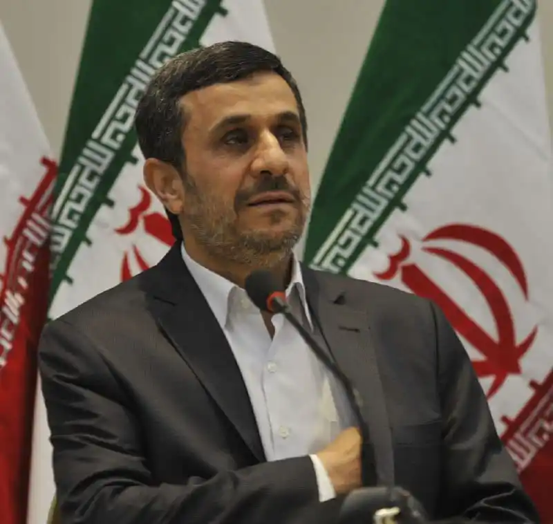 Image from 𝐀𝐀𝐆𝐀𝐇𝐈 ||| آگاھــــــۍ: ایرانی سابق صدر احمدی نژاد کے دفتر کا بیان: نژاد کے قتل کی بات بالکل غ...
