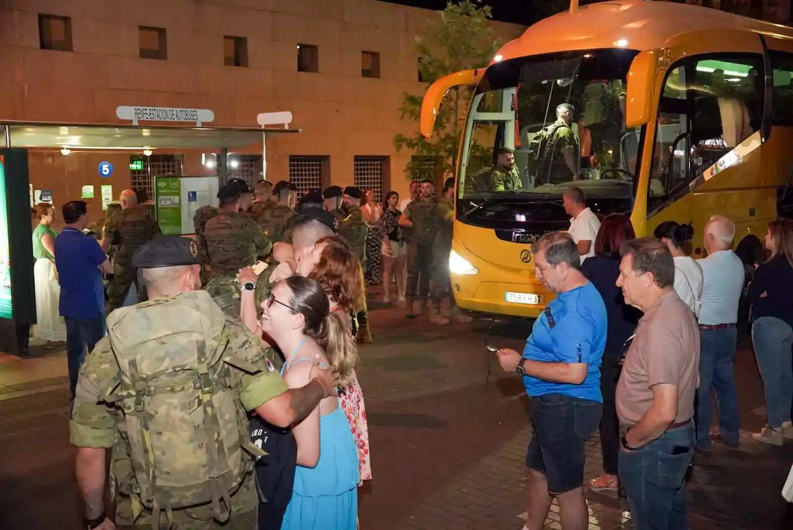 Image from El Ejército de Tierra informa: ¡Buenos días! Iniciamos la semana con la salida de los últimos efectiv...