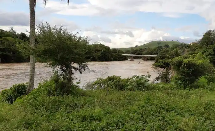 Image from Jornal Extra Alagoas: *Chuvas elevam níveis dos rios em Alagoas, mas situação é estável* Pu...