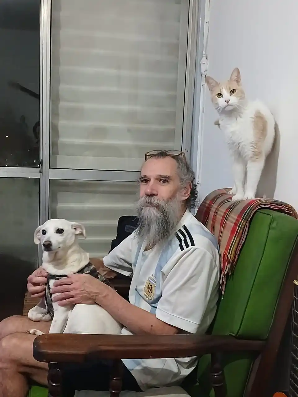 Image from BUDISTAS practicantes: En ésta foto estoy en casa, hace pocas horas, también junto a ellos. ...