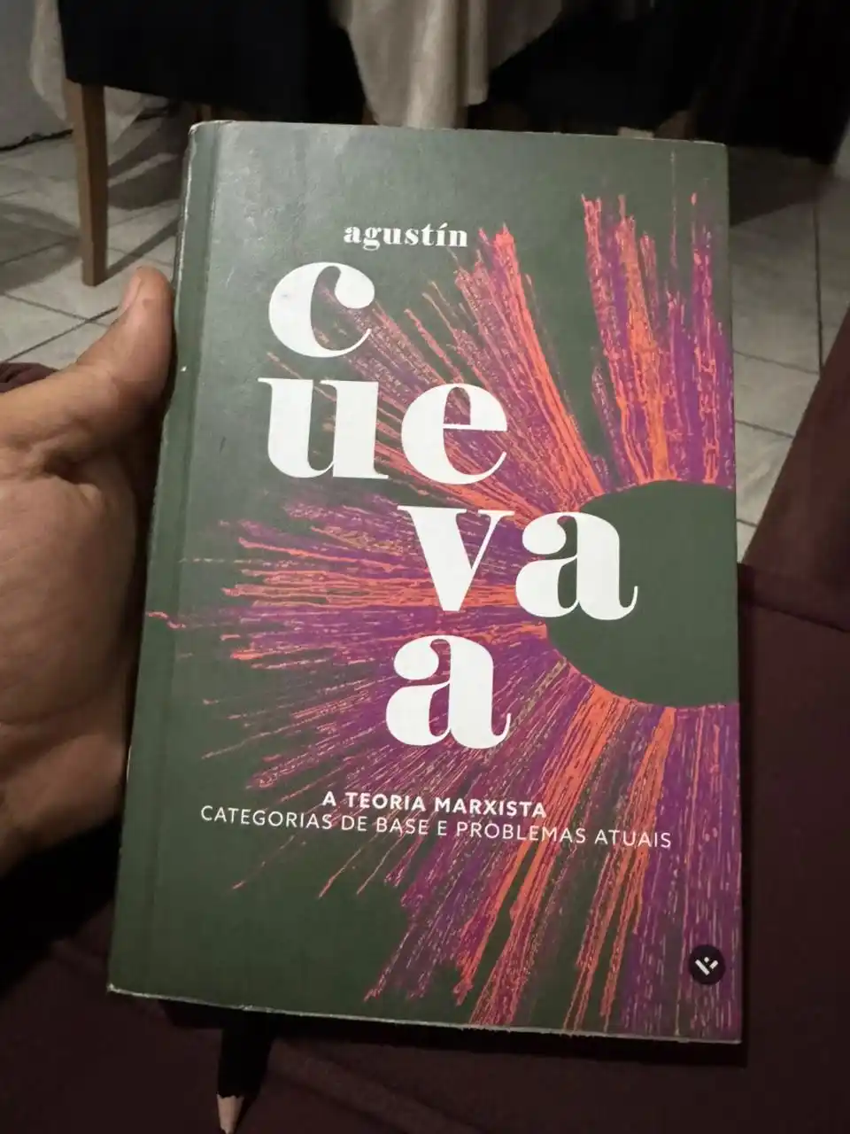 Image from Jones Manoel : Estou relendo pela terceira vez esse livro sensacional de Agustín Cuev...