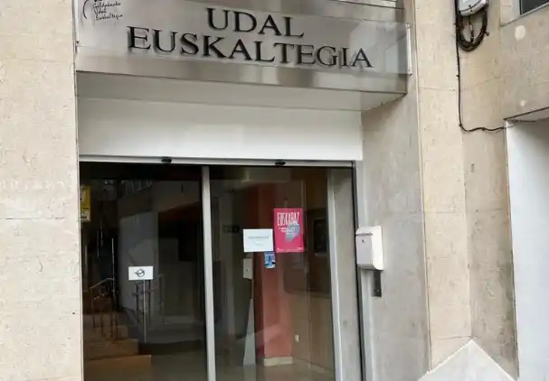 Image from Galdakaoko Udala: 🎓🗣️ *Galdakaoko euskaltegiek A1 eta C1 mailen arteko ikastaro trinko...