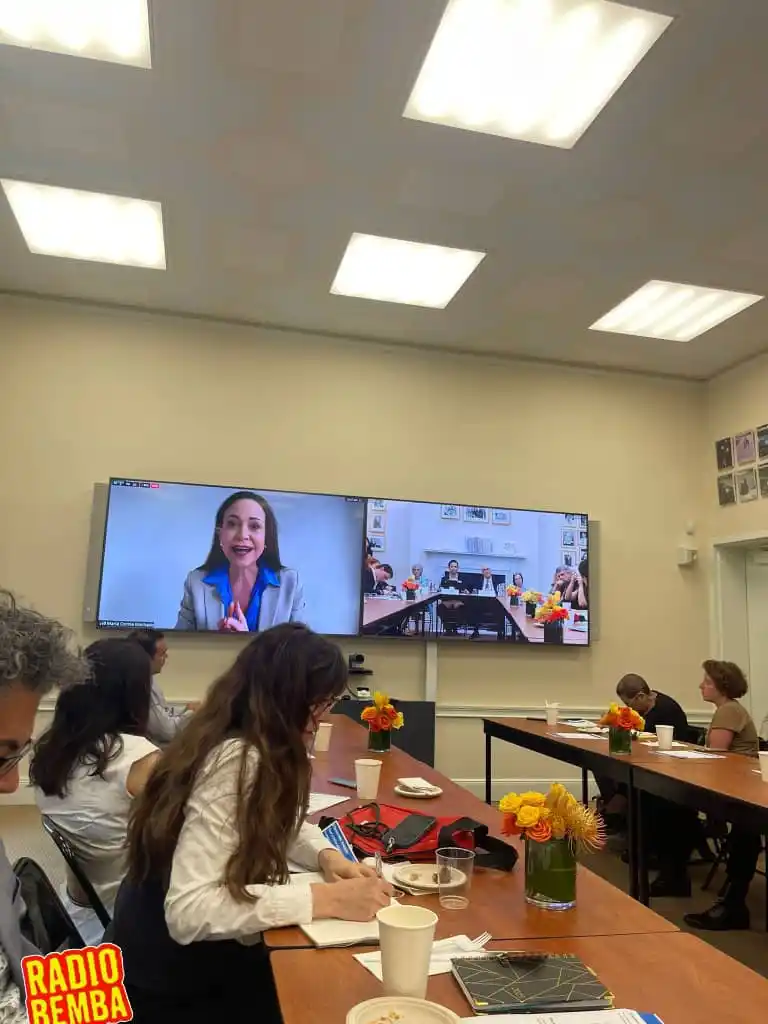 Image from *Reporteros Comunitarios #LuisLópez UN TELEFONO UN REPORTERO*: Hoy, en el @ASCOA, en Nueva York, presentamos por primera vez nuestro ...