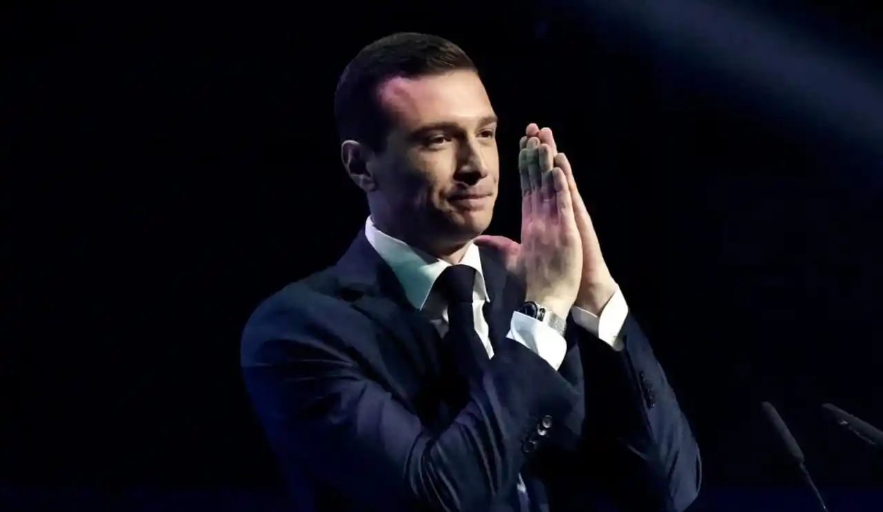 Image from Facta.news: *Jordan Bardella, il volto nuovo dell’estrema destra francese col vizi...